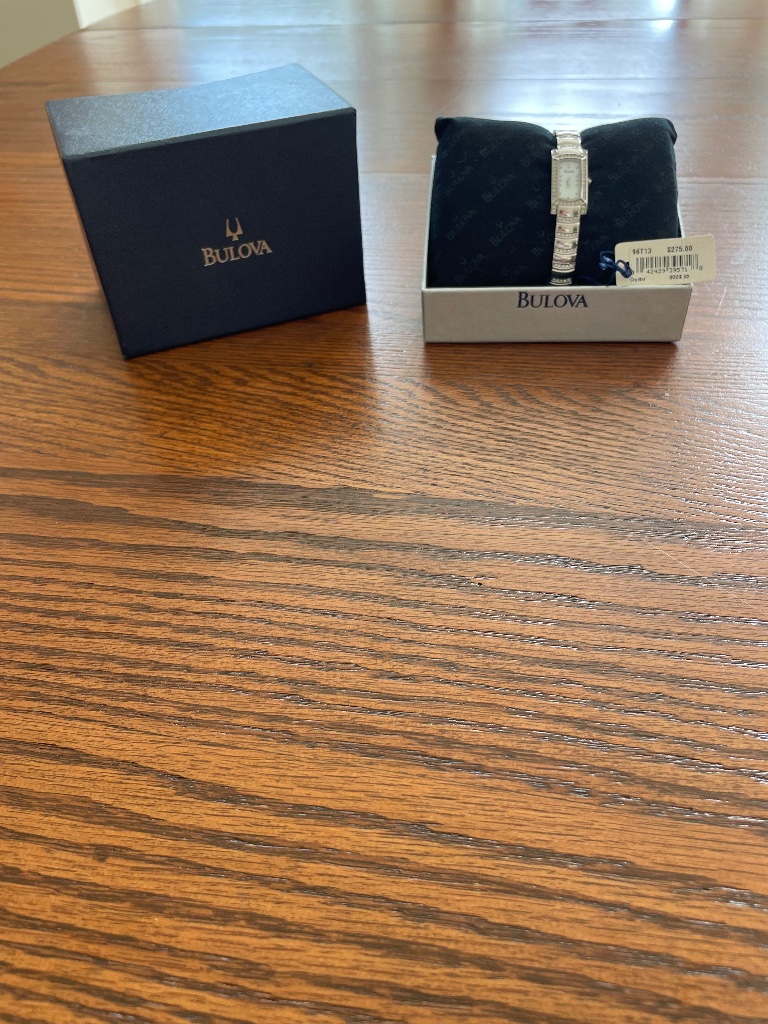 Bulova Women’s Swarovski Crystal Silver Tone Wuartz Watch